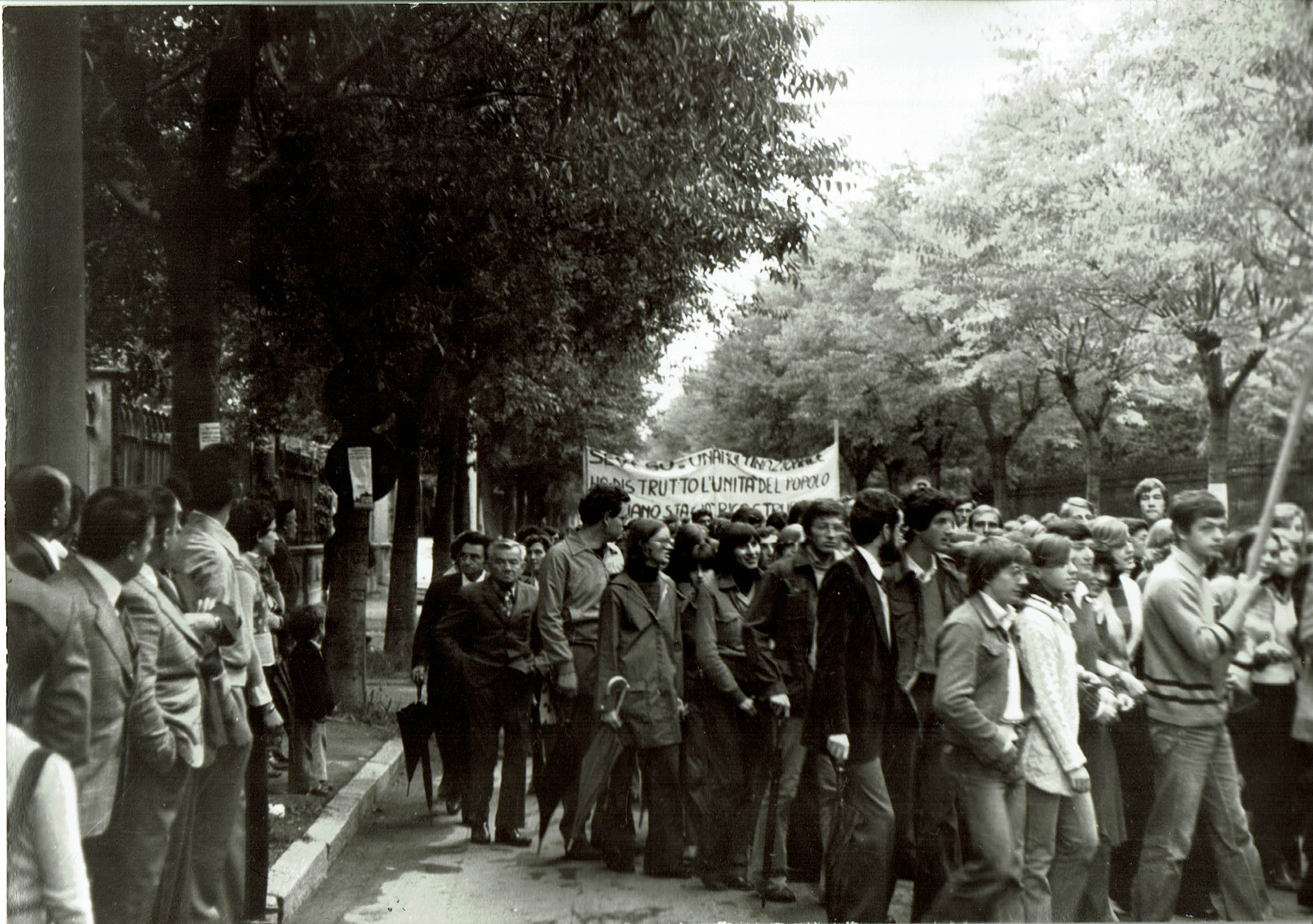 Grande manifestazione di solidarietà dei paesi vicini Grande manifestazione di solidarietà dei paesi vicini